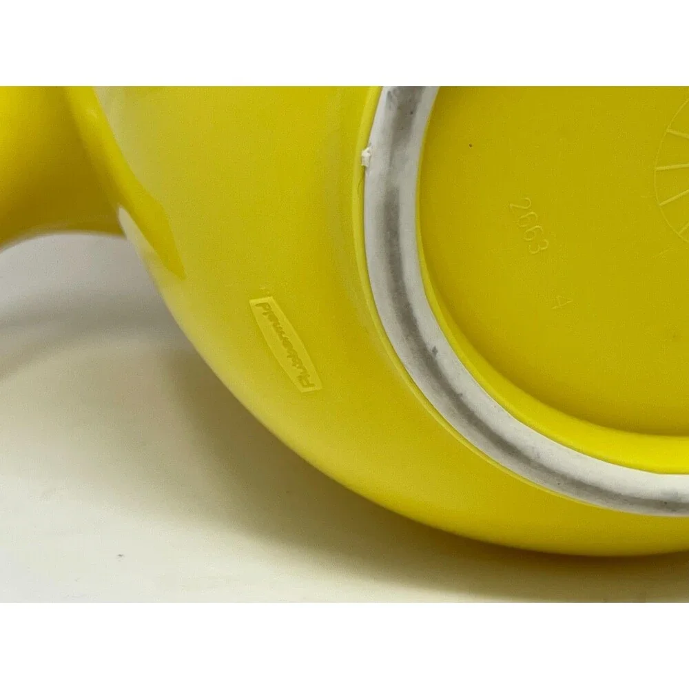 Vintage Rubbermaid 12 Cup/3 Quart Yellow Measuring Cup Batter Mixing Bowl #2663